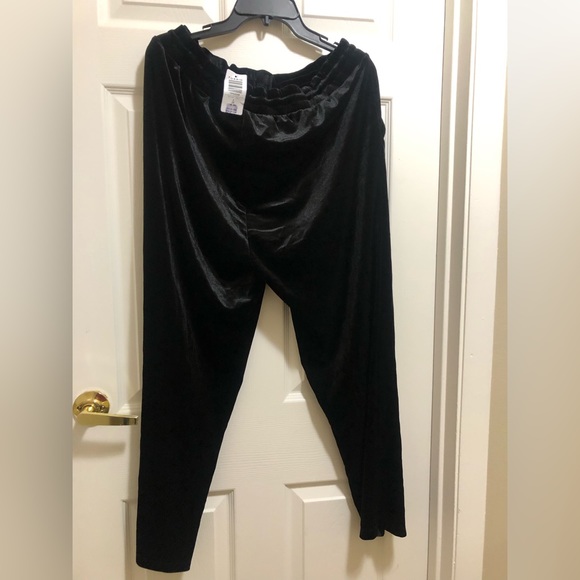Torrid Pull-On Relaxed Taper Velvet High-Rise Pants - Picture 2 of 5